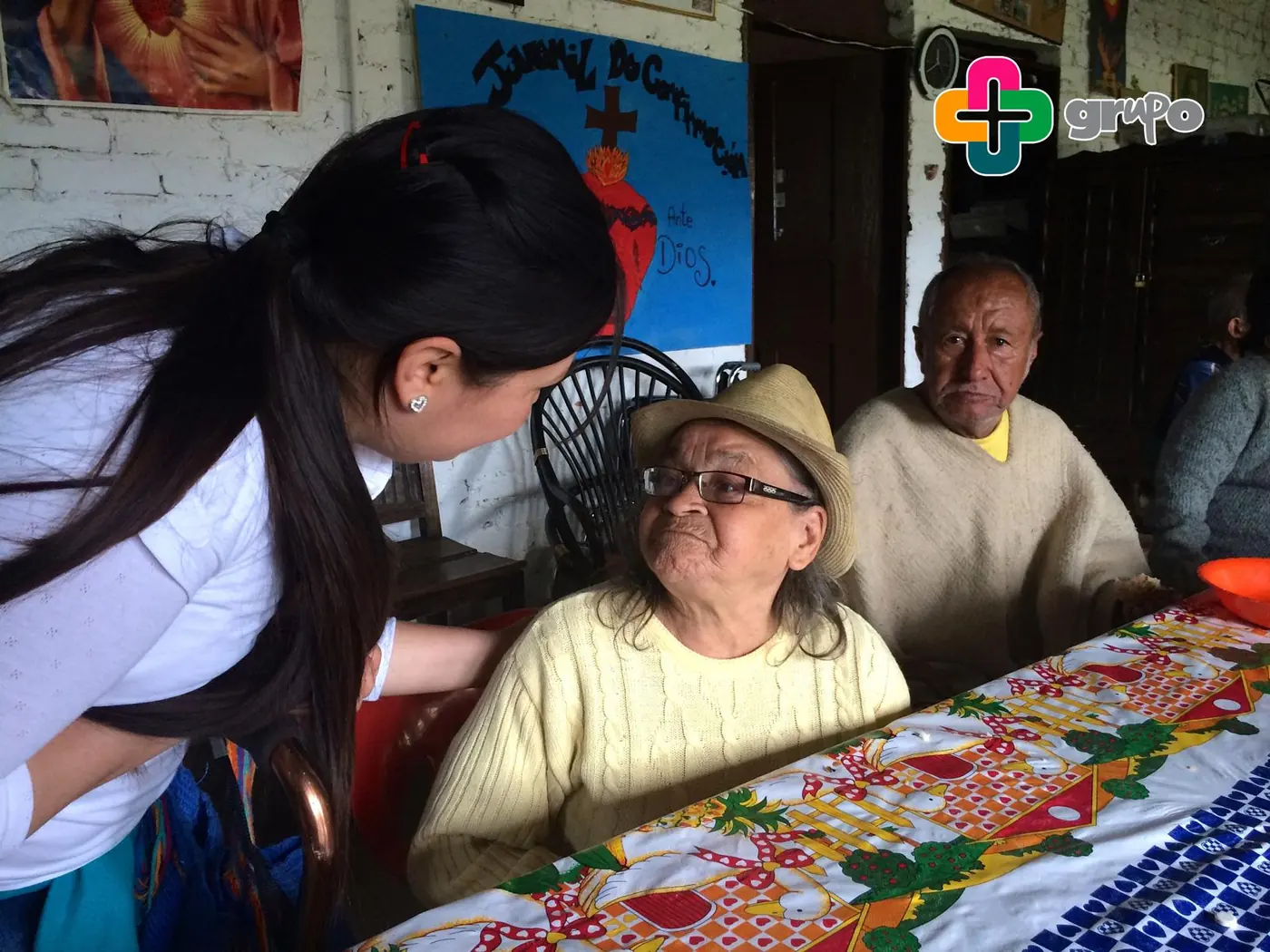 Conversación cercana durante el encuentro en Silvania