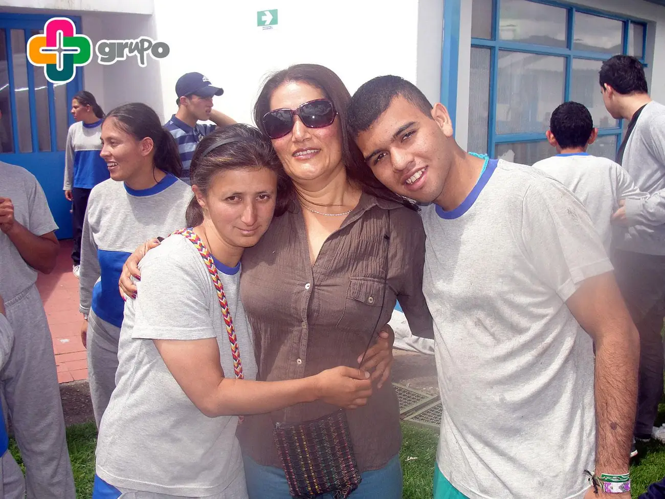 Personas posando juntas durante el encuentro