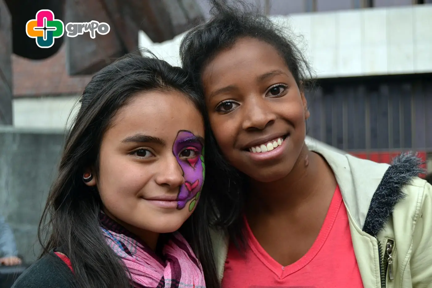 Dos niñas durante Street Store 2014