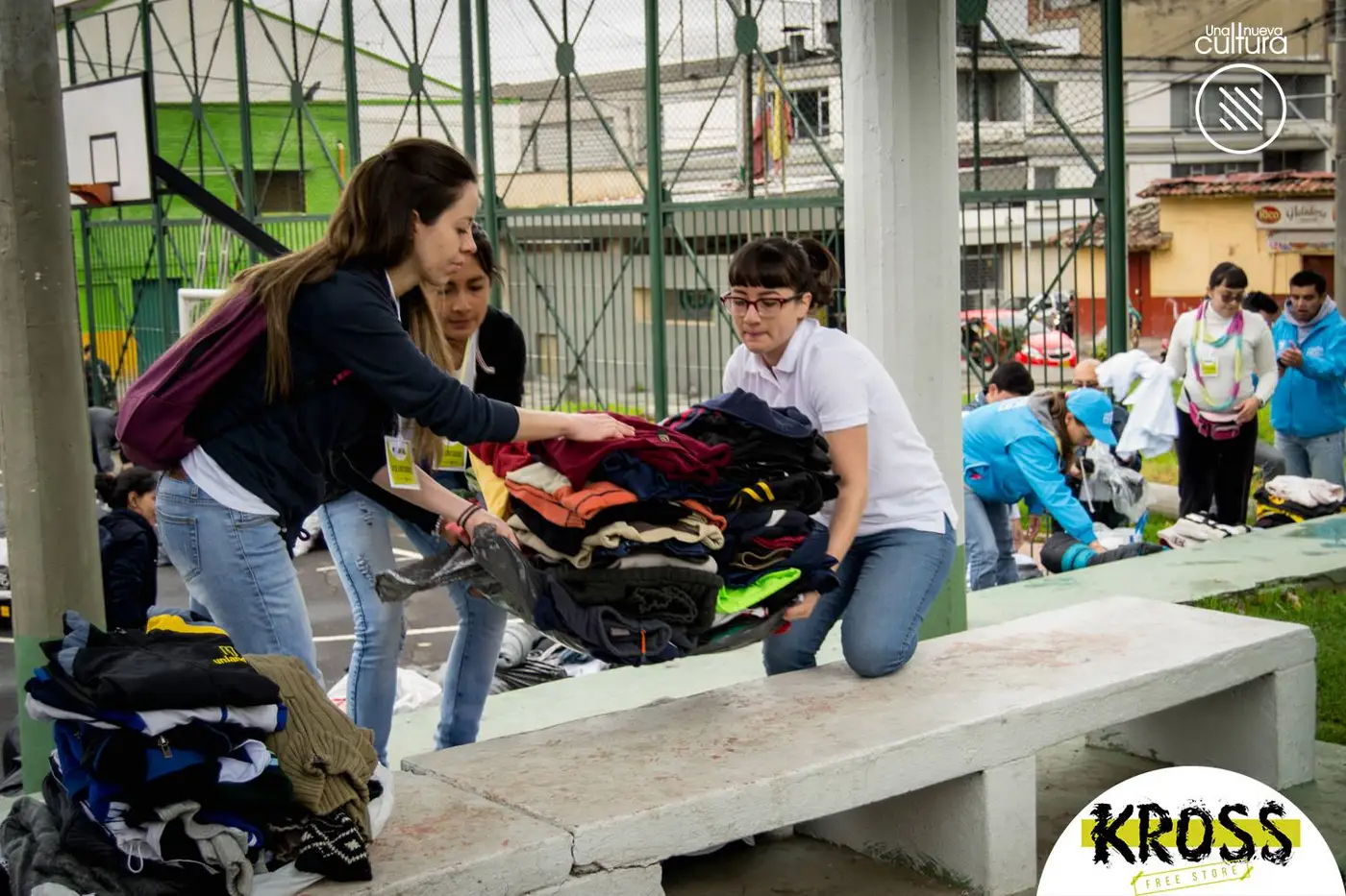 Ropa siendo organizada durante Kross 2016