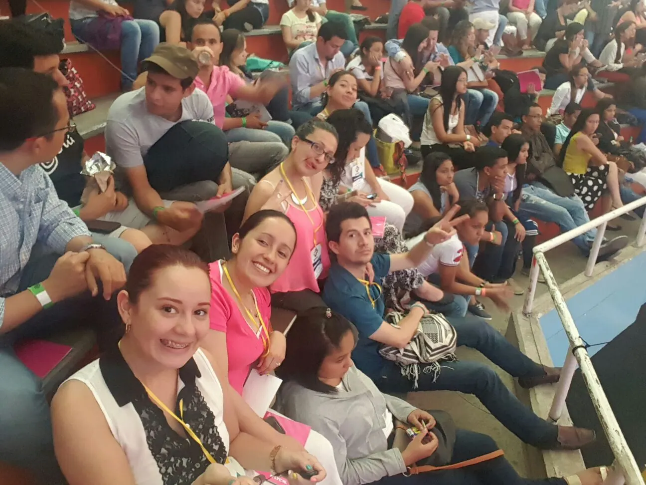 Equipo reunido durante Light the City