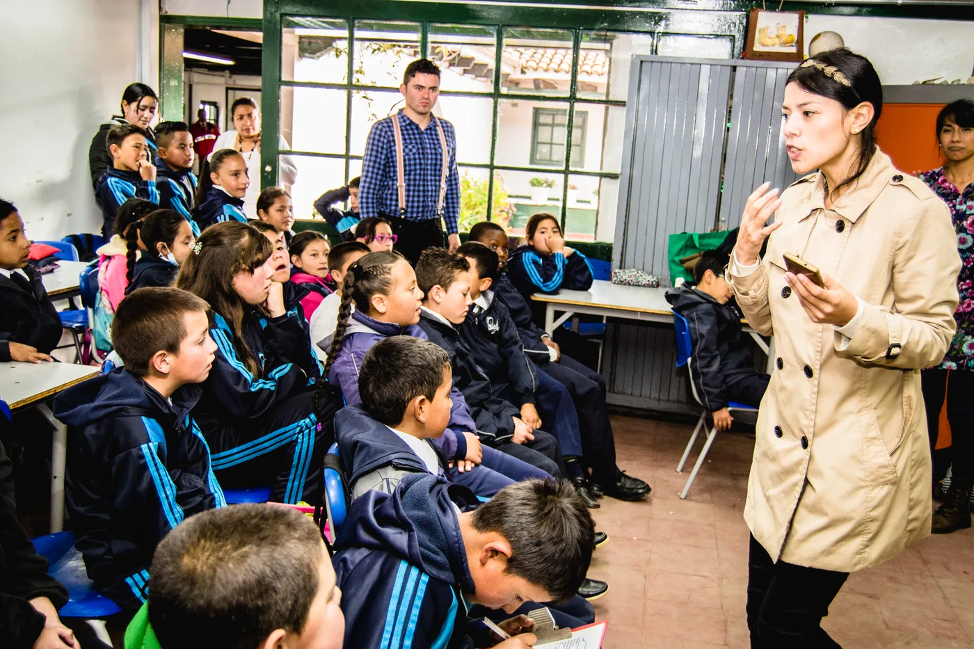 Grupo de niños durante una actividad educativa en Quiba