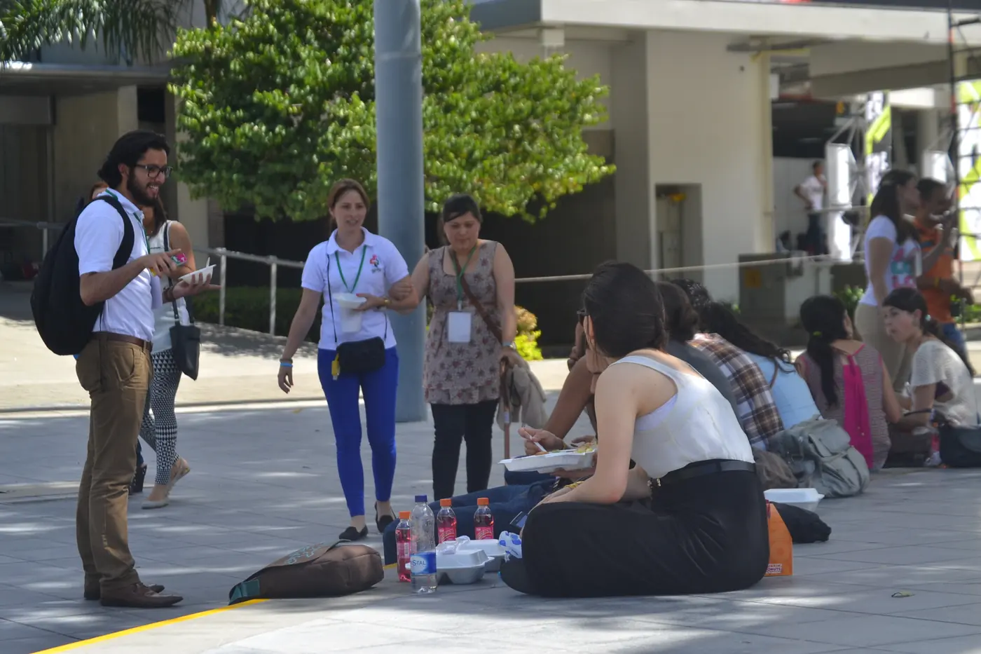 Personas reunidas durante Soluciones Juveniles 2014